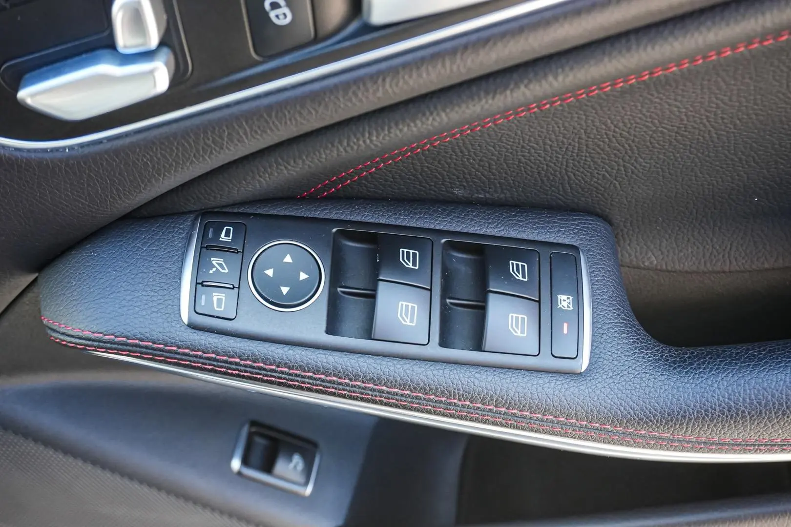 2016 Mercedes-Benz CLA-Class Gallery Image 19