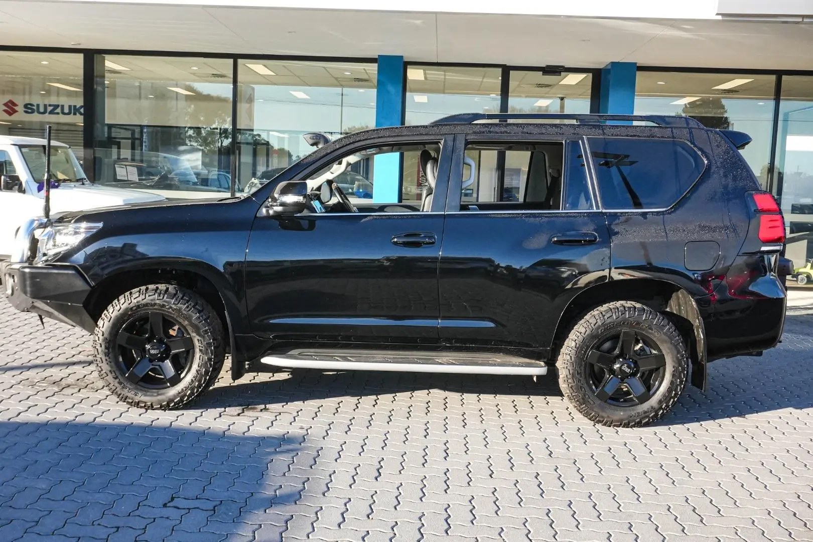 2022 Toyota Landcruiser Prado Gallery Image 4