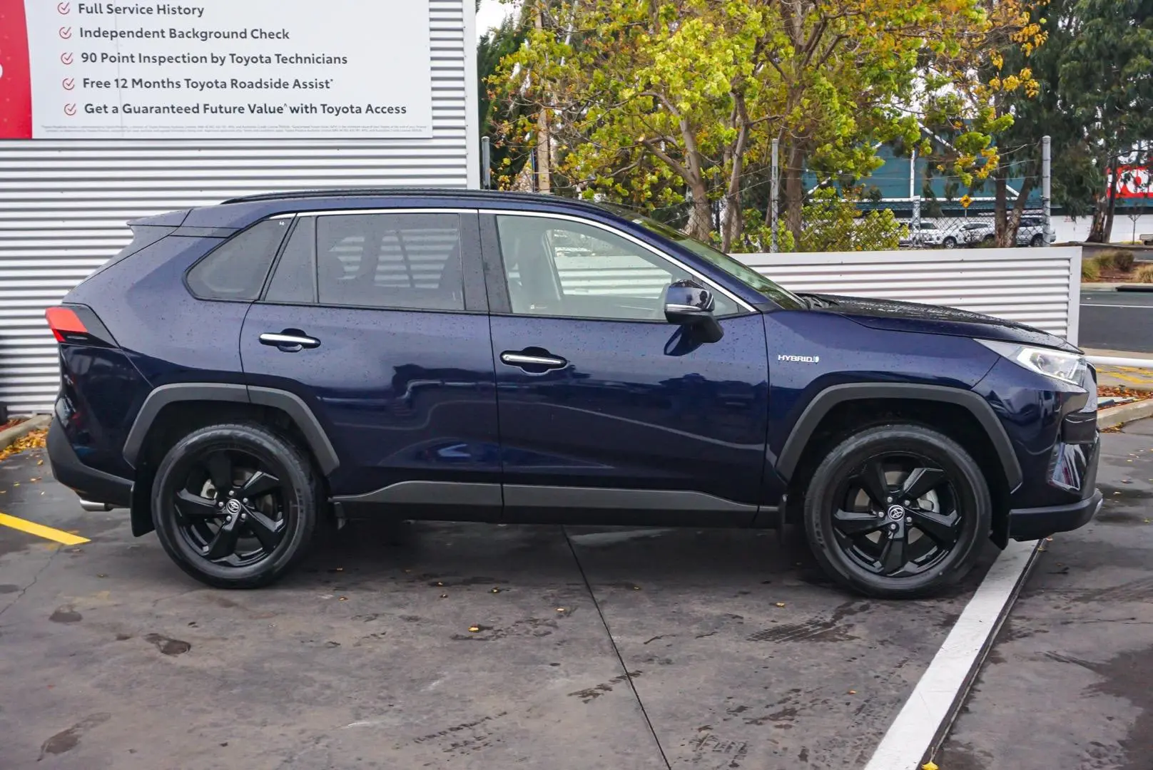 2021 Toyota RAV4 Gallery Image 3