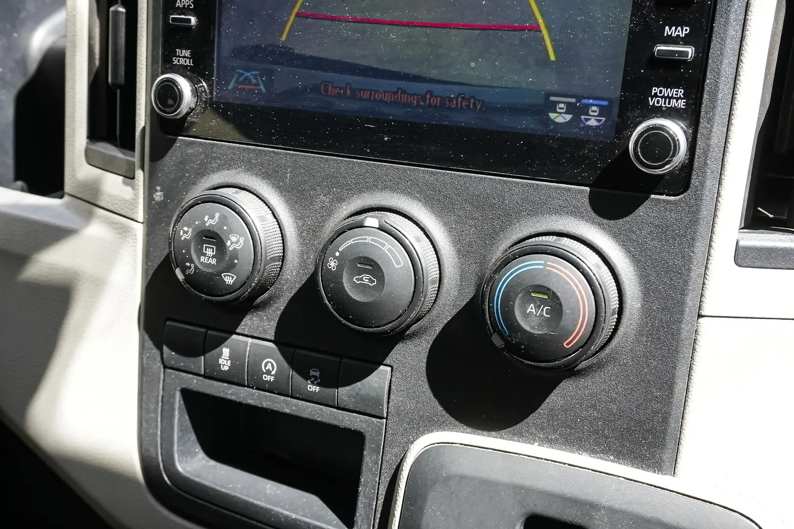 2020 Toyota Hiace Gallery Image 21