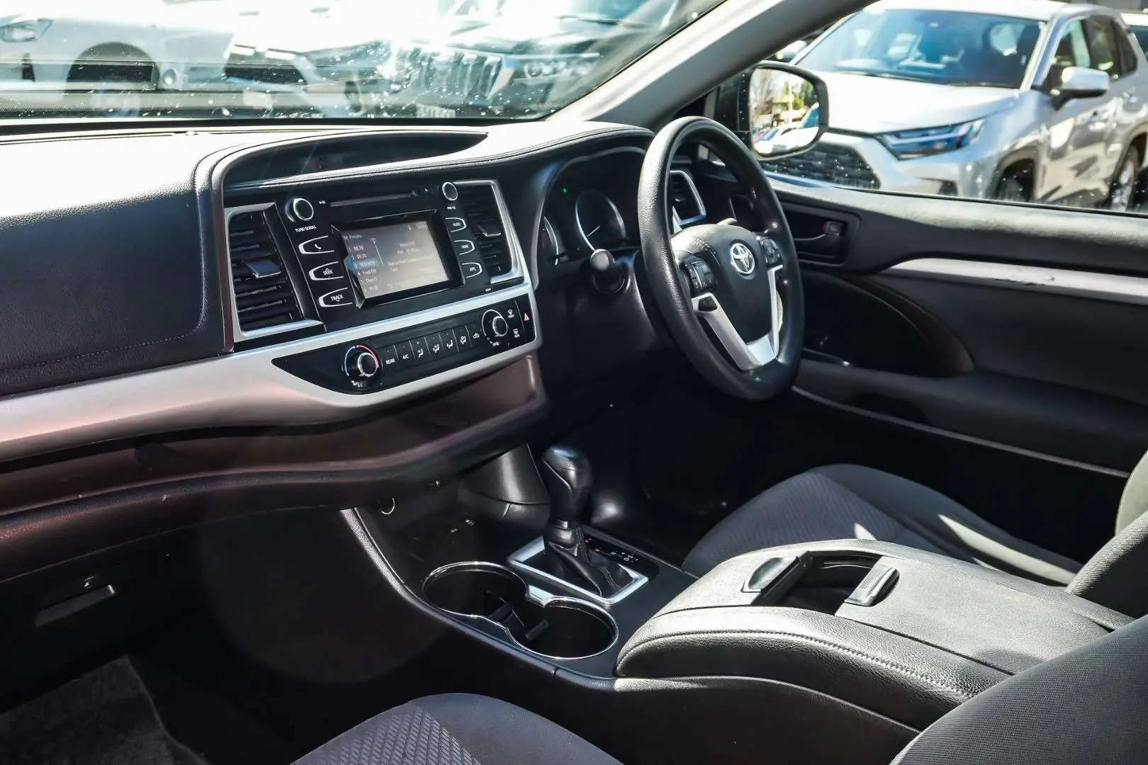 2018 Toyota Kluger Gallery Image 10