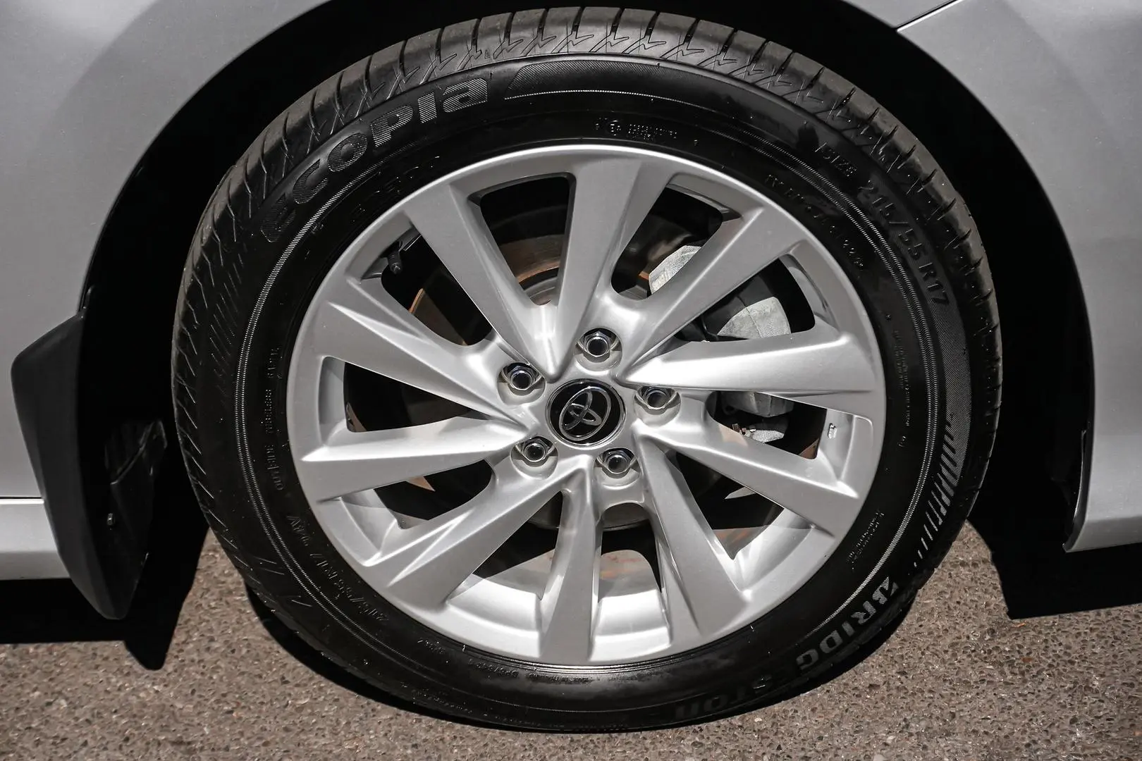 2021 Toyota Camry Gallery Image 10