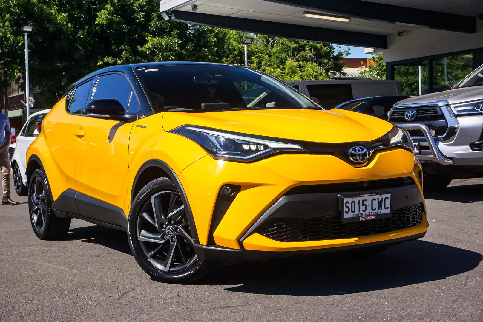 2023 Toyota C-Hr Gallery Image 1