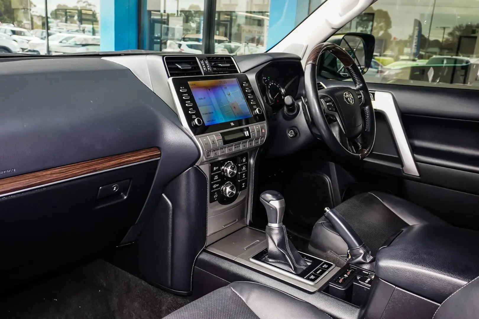2021 Toyota Landcruiser Prado Gallery Image 11