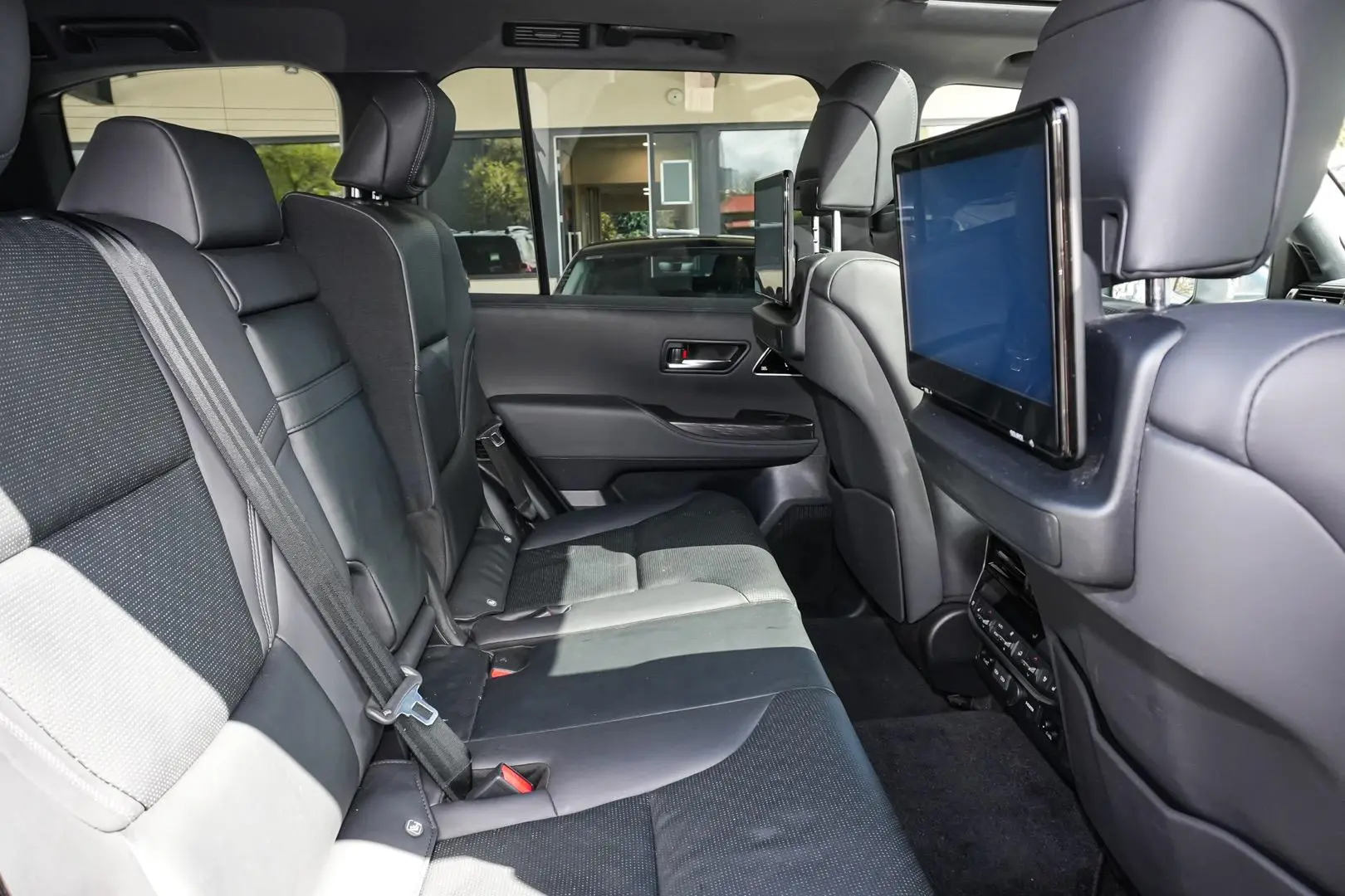 2023 Toyota Landcruiser Gallery Image 9