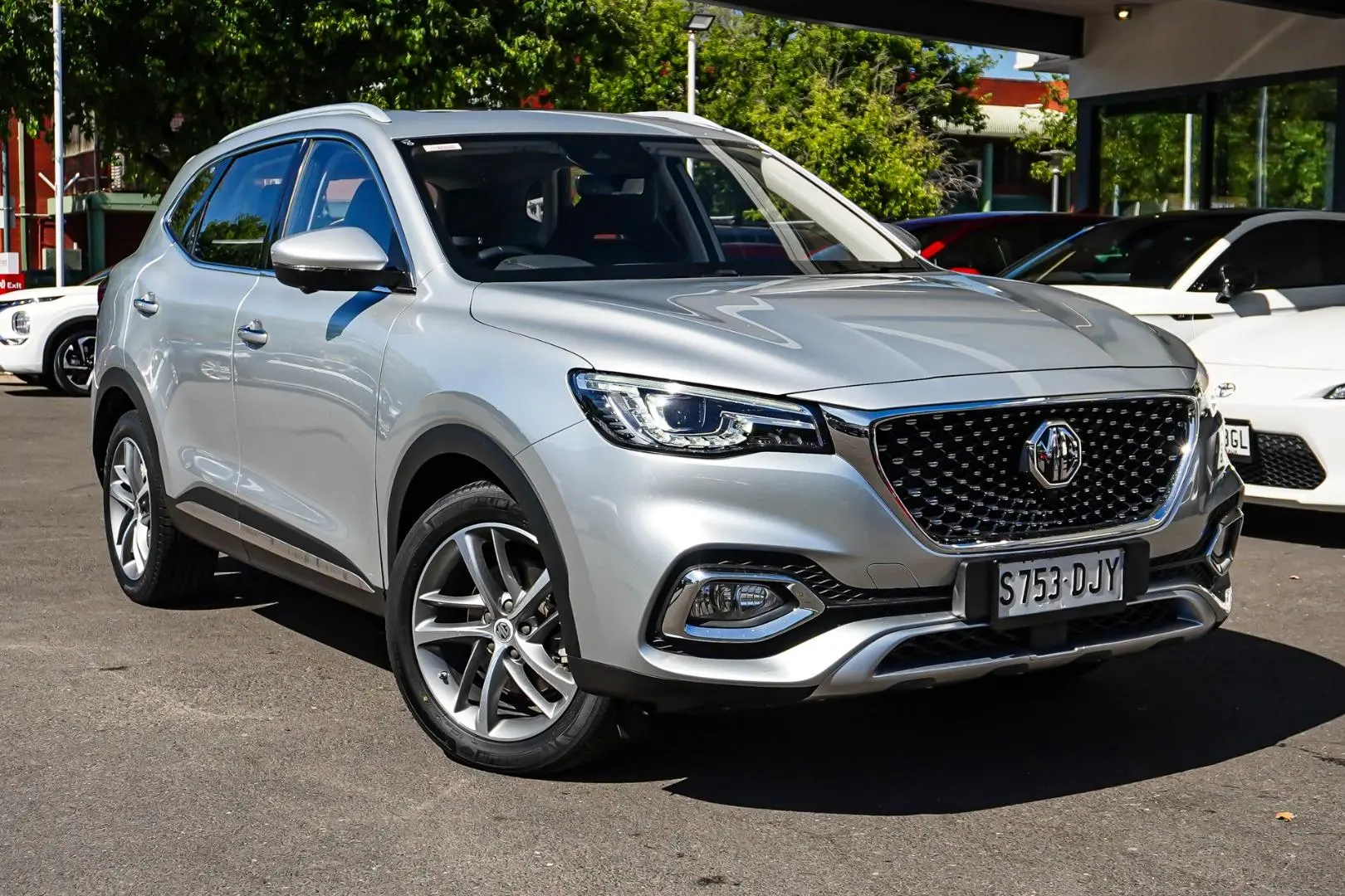 2022 MG HS Gallery Image 2