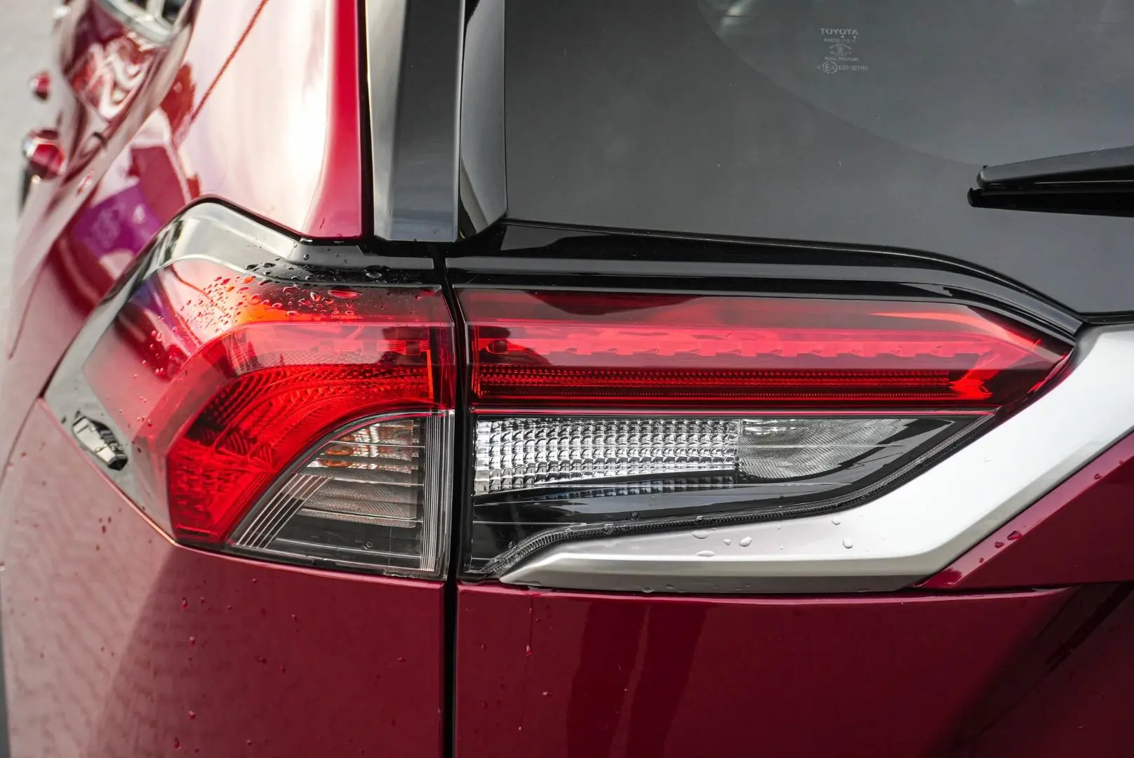 2019 Toyota RAV4 Gallery Image 14