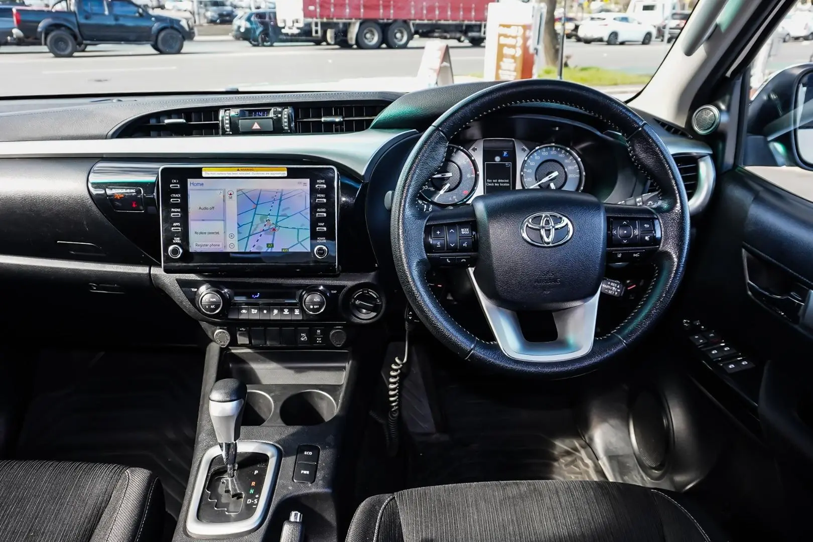 2022 Toyota Hilux Gallery Image 9
