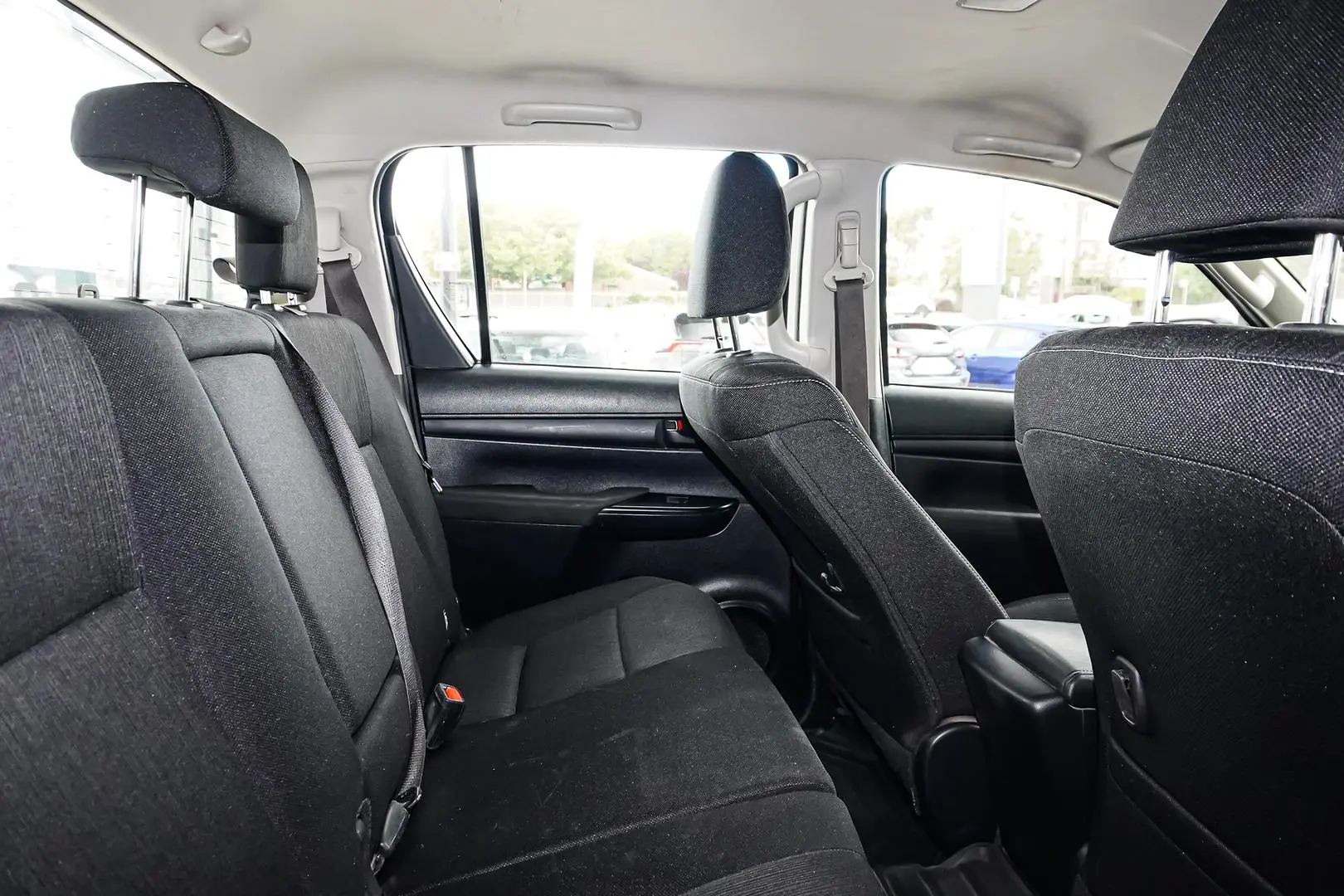 2019 Toyota Hilux Gallery Image 8