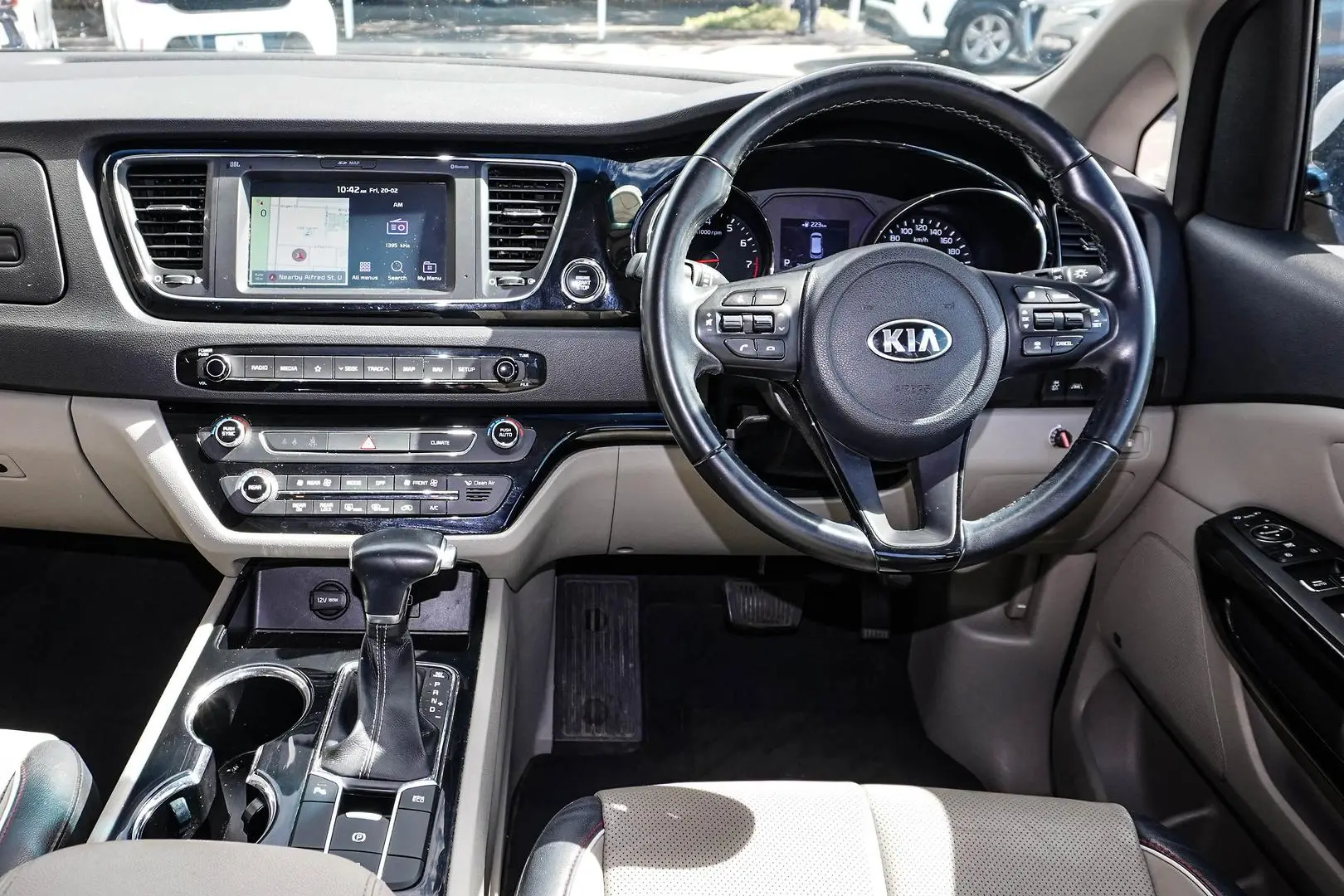 2018 Kia Carnival Gallery Image 8