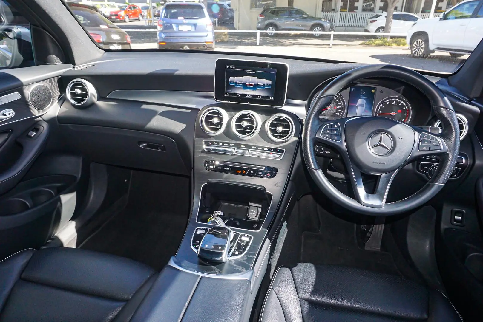 2018 Mercedes-Benz Glc-Class Gallery Image 9