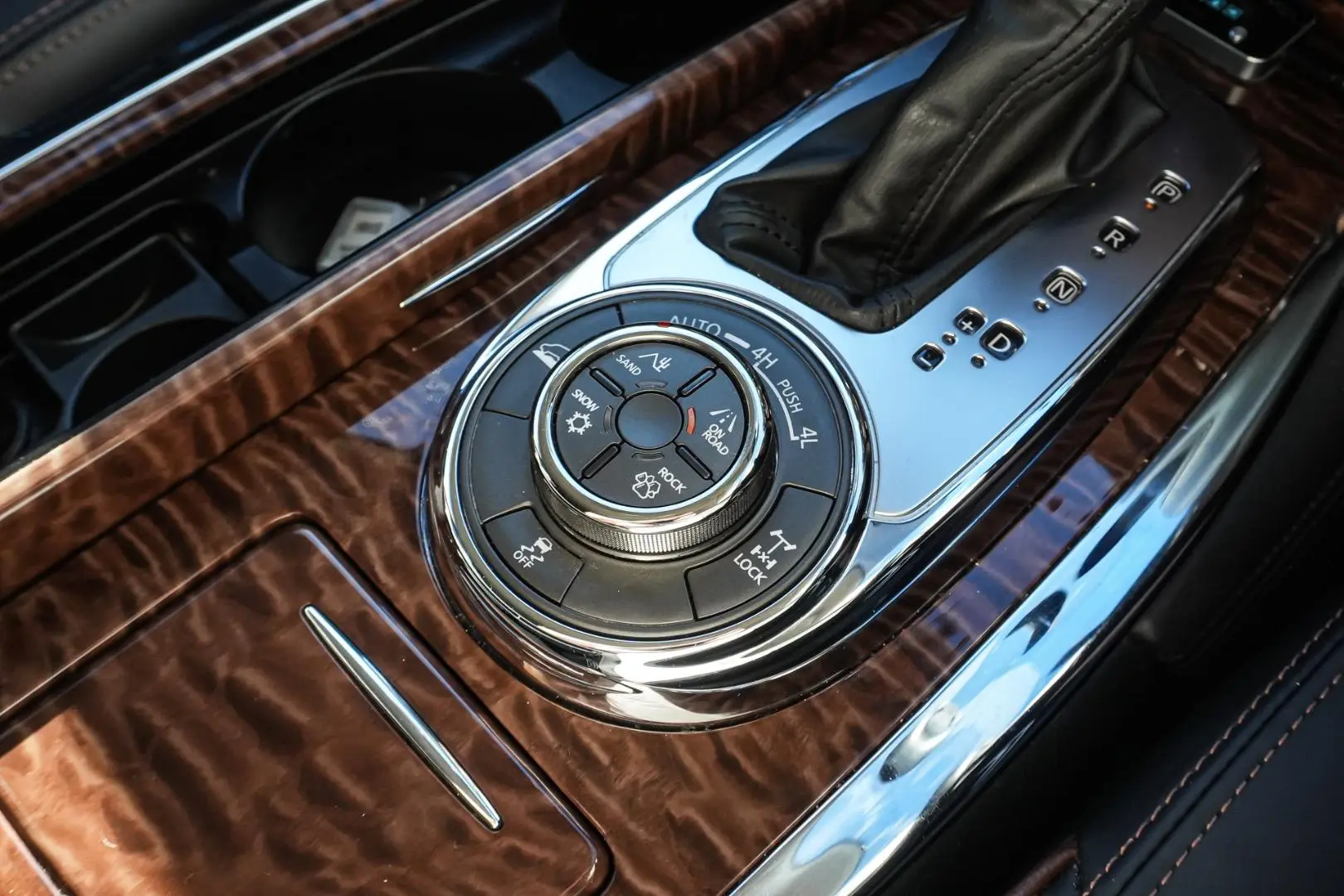 2021 Nissan Patrol Gallery Image 18