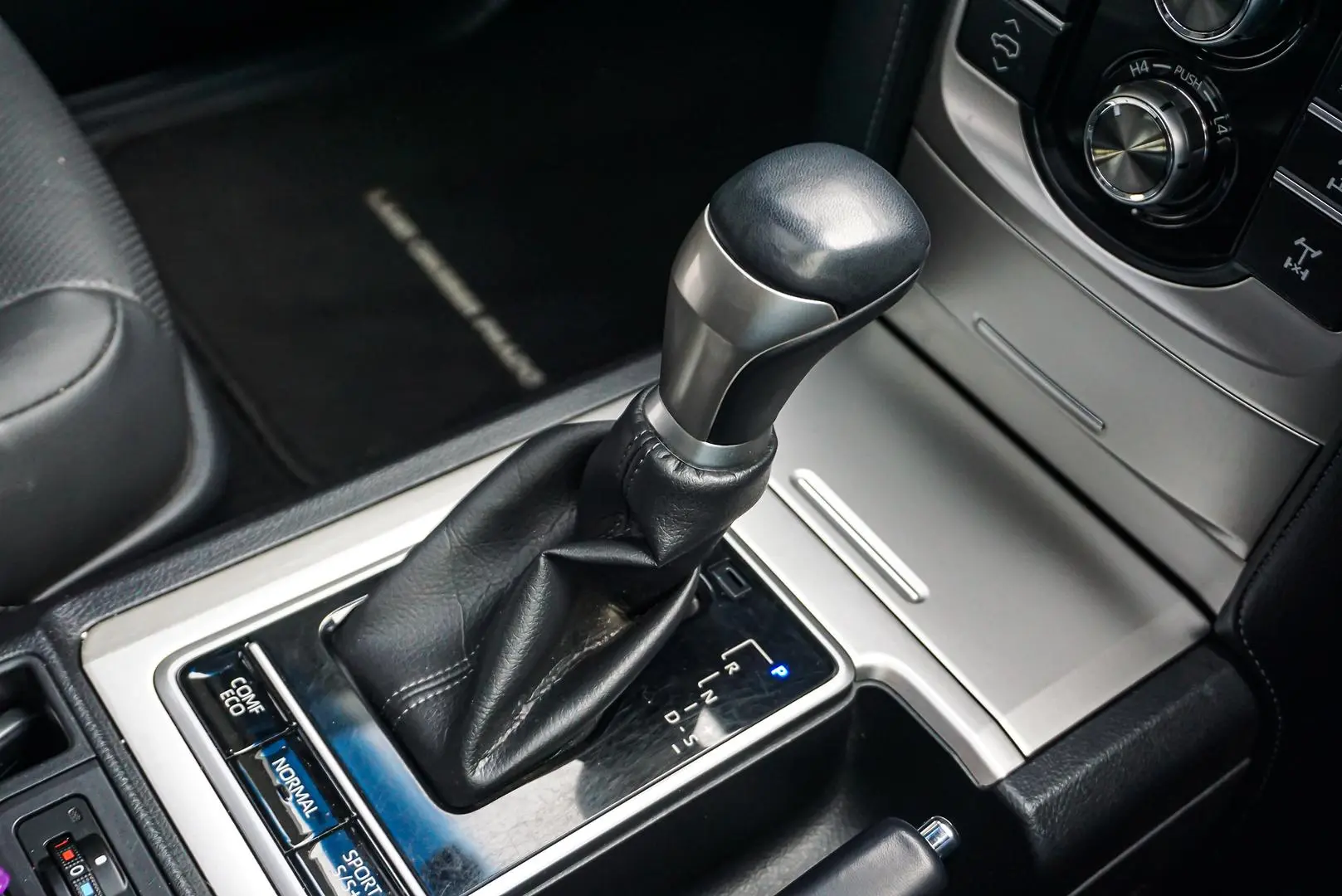 2021 Toyota Landcruiser Prado Gallery Image 21