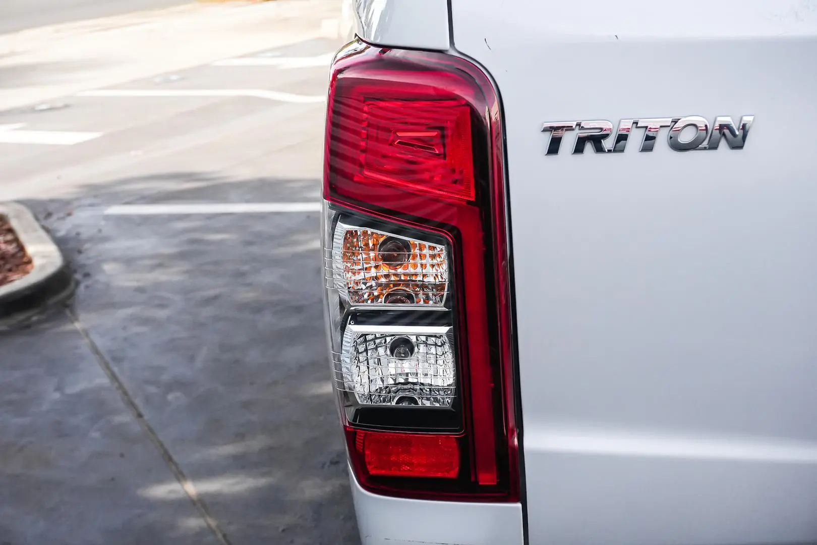 2019 Mitsubishi Triton Gallery Image 8