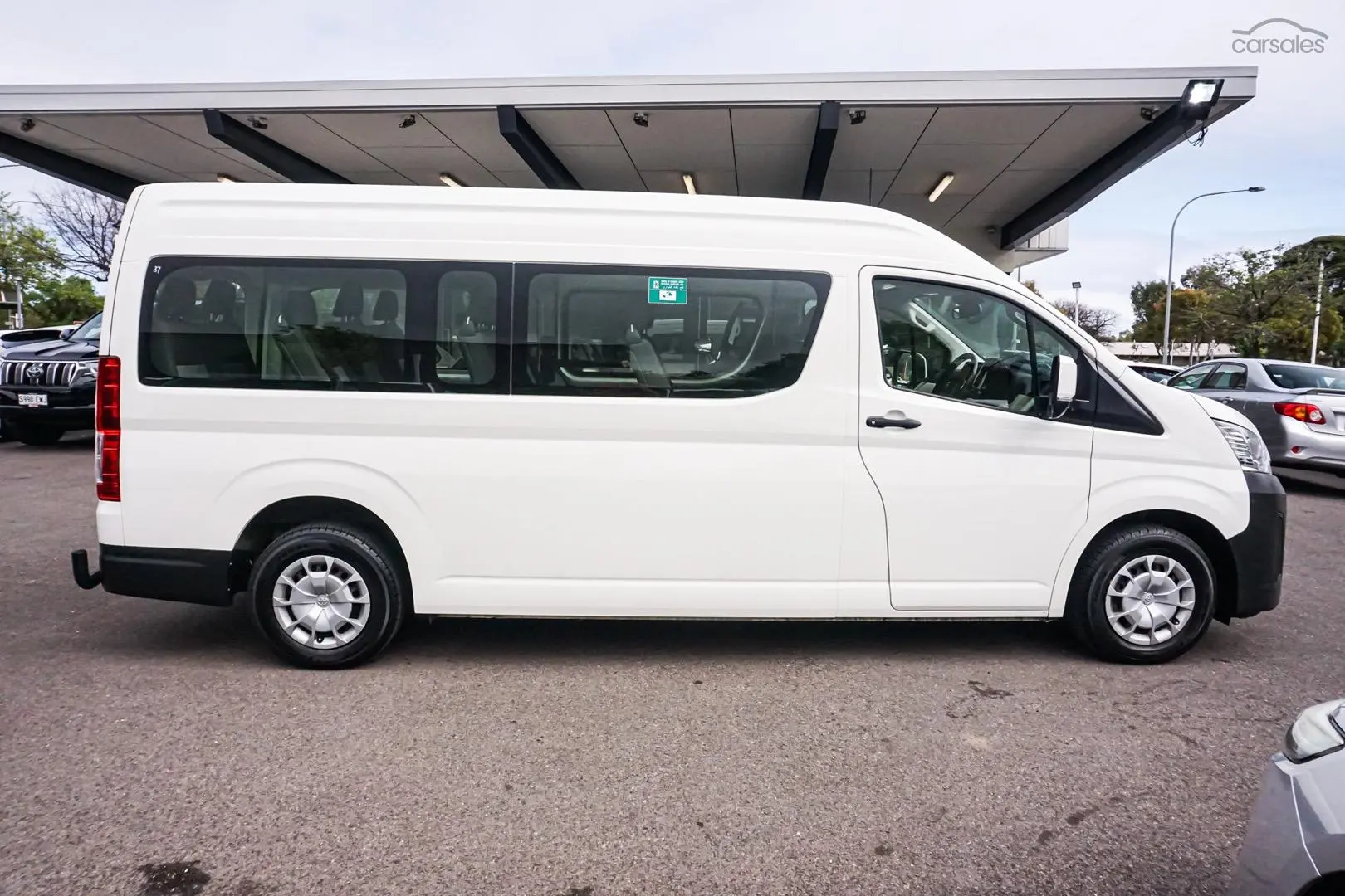 2019 Toyota Hiace Image 4