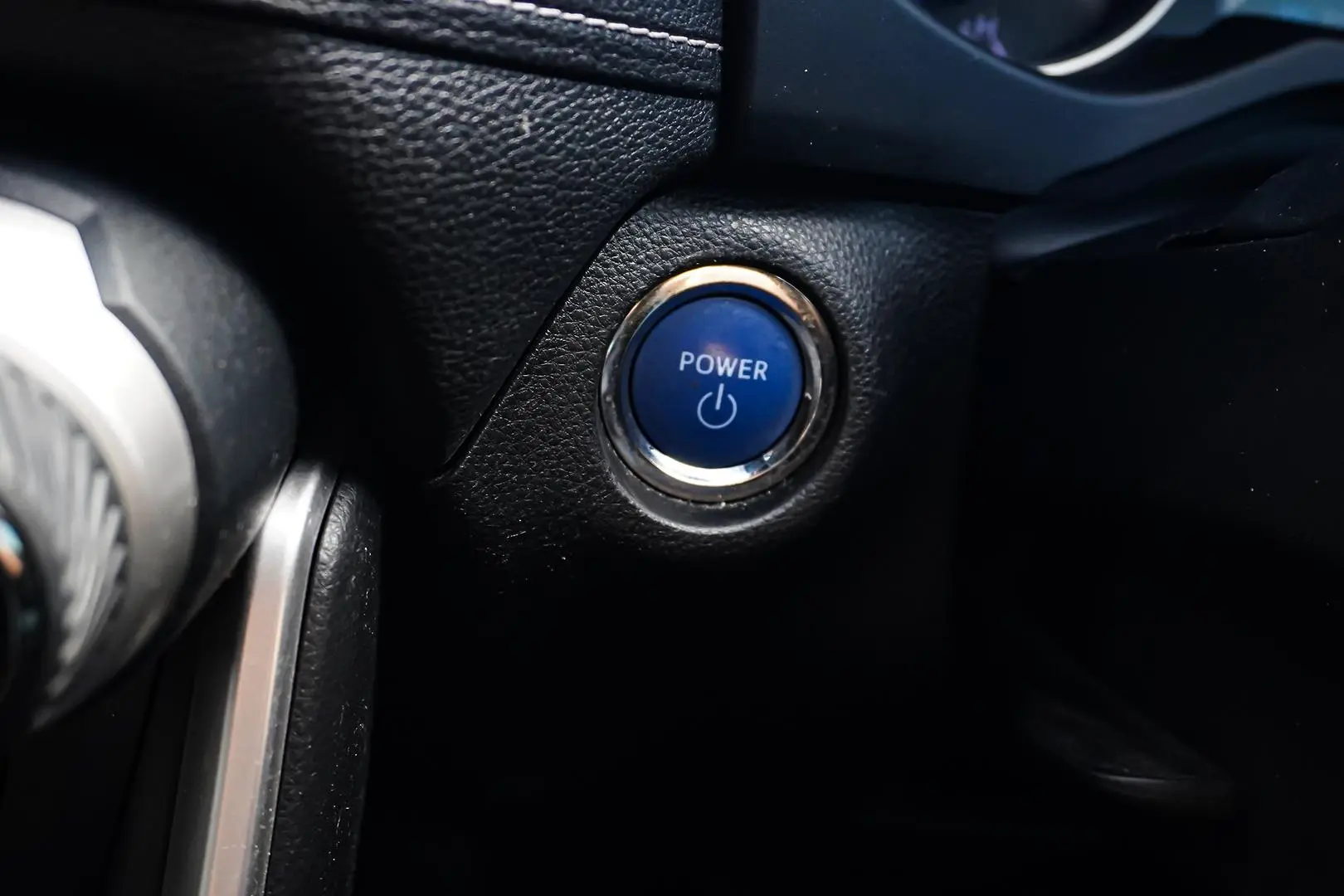 2020 Toyota RAV4 Gallery Image 25