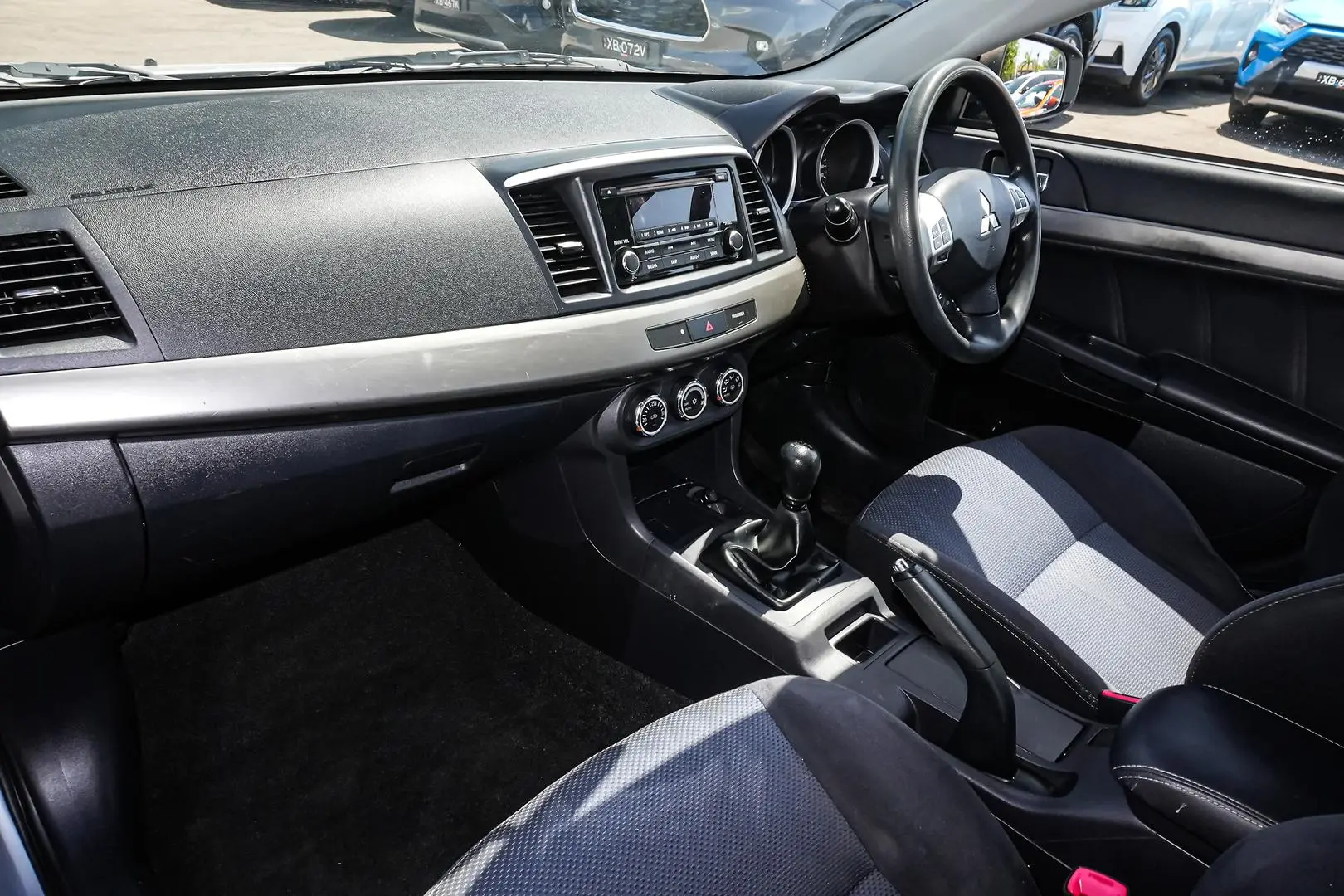 2014 Mitsubishi Lancer Gallery Image 11