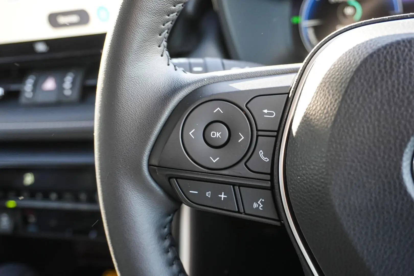 2025 Toyota RAV4 Gallery Image 21