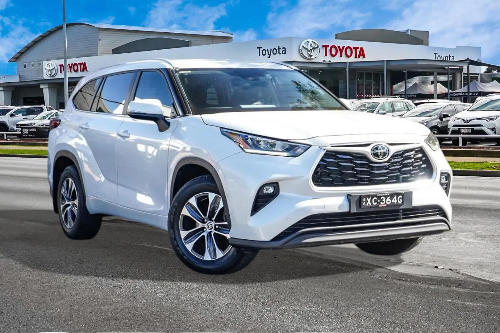 2023 Toyota Kluger Gallery Image 1