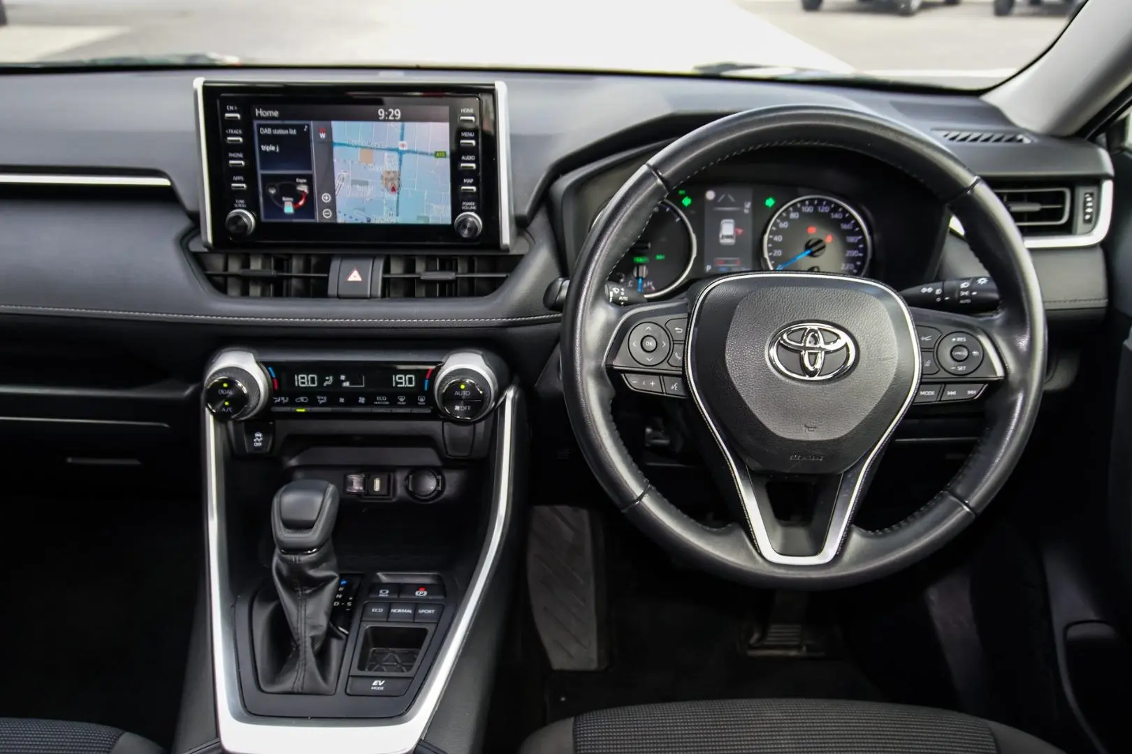 2020 Toyota Rav4 Gallery Image 8