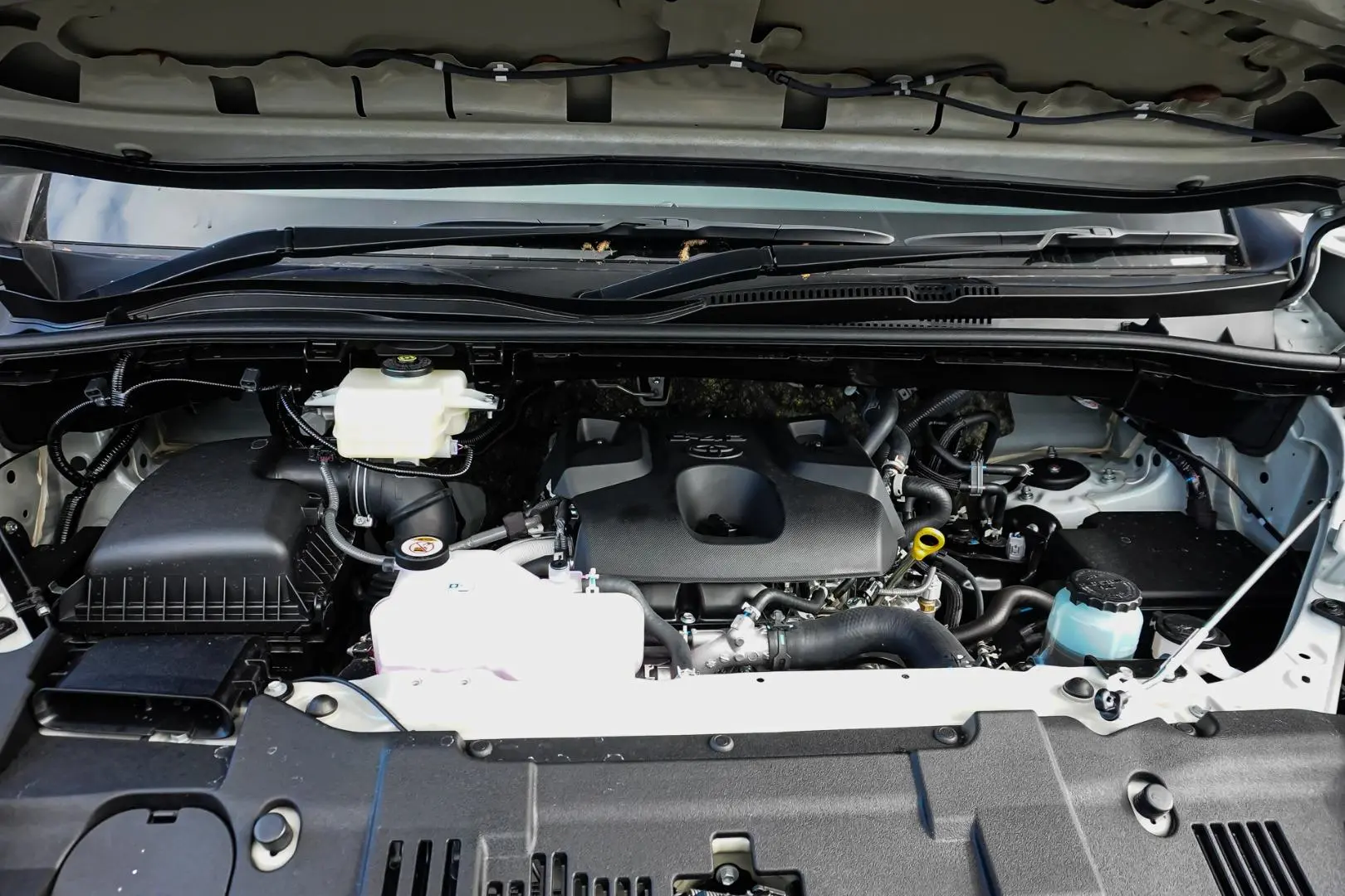 2025 Toyota Hiace Gallery Image 20