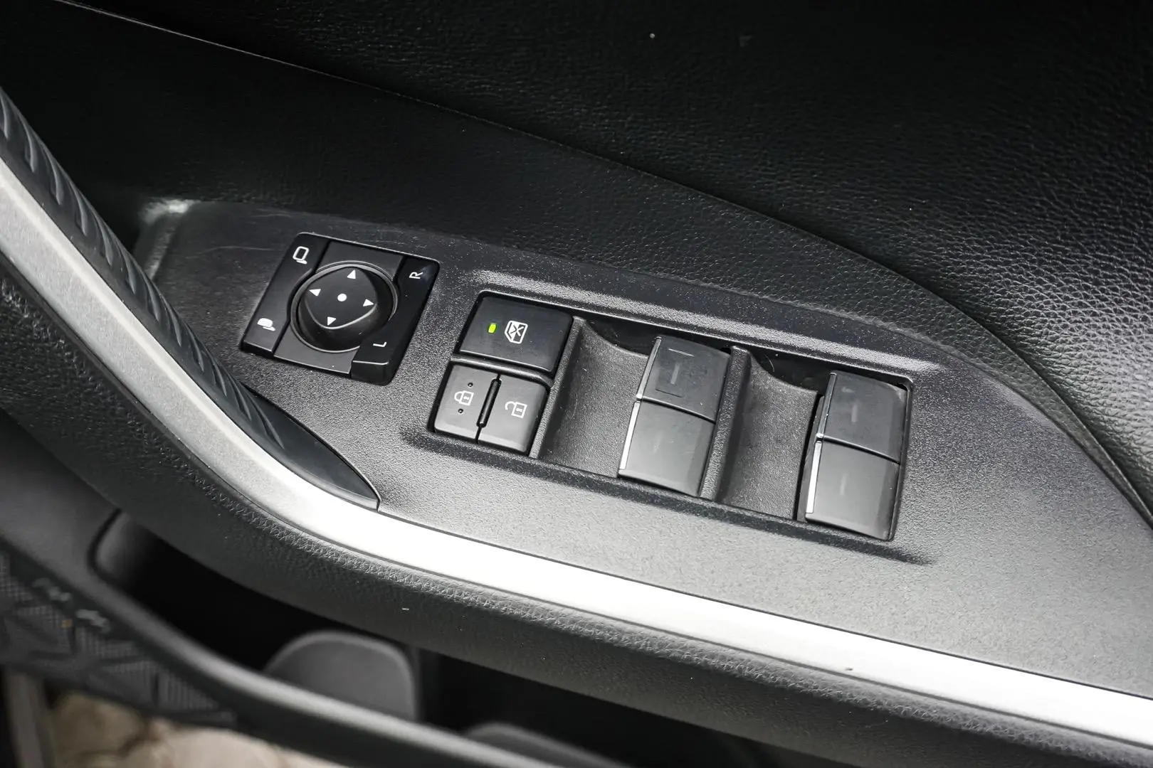 2024 Toyota RAV4 Gallery Image 17