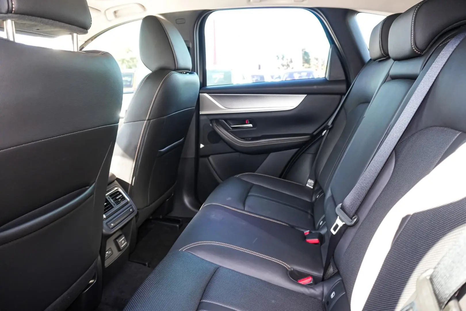 2025 Mazda CX-60 Gallery Image 8