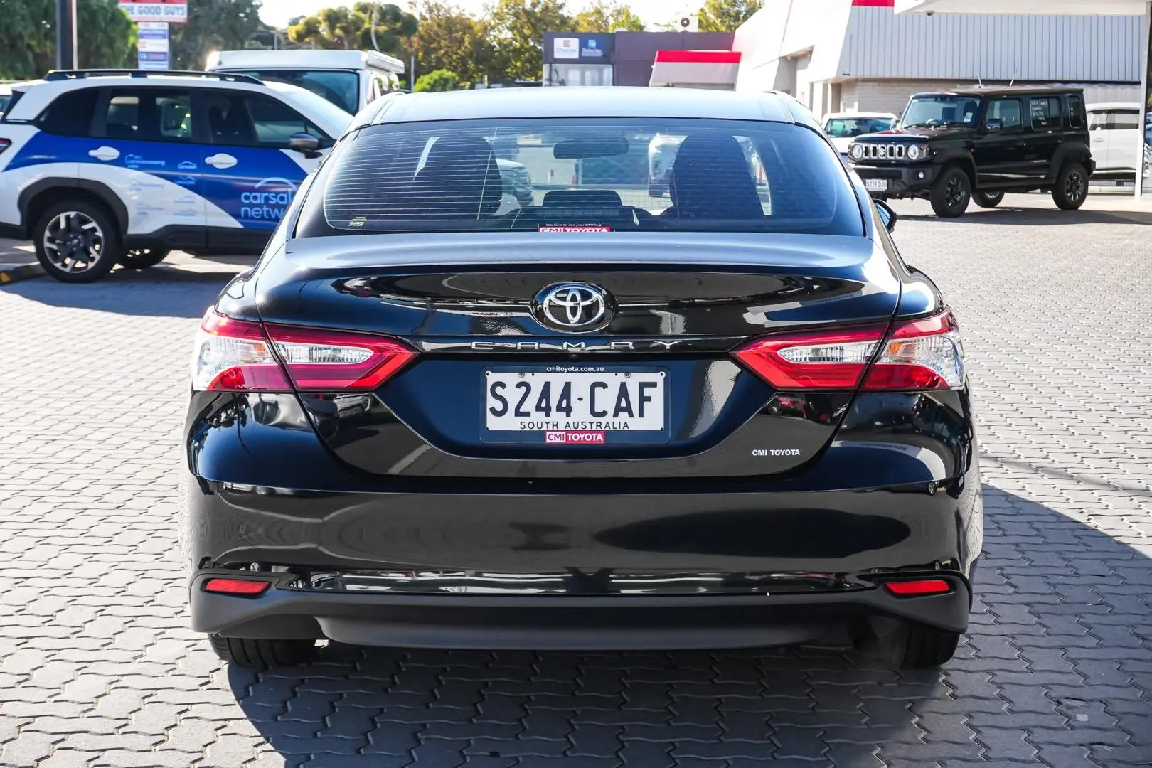 2019 Toyota Camry Gallery Image 6