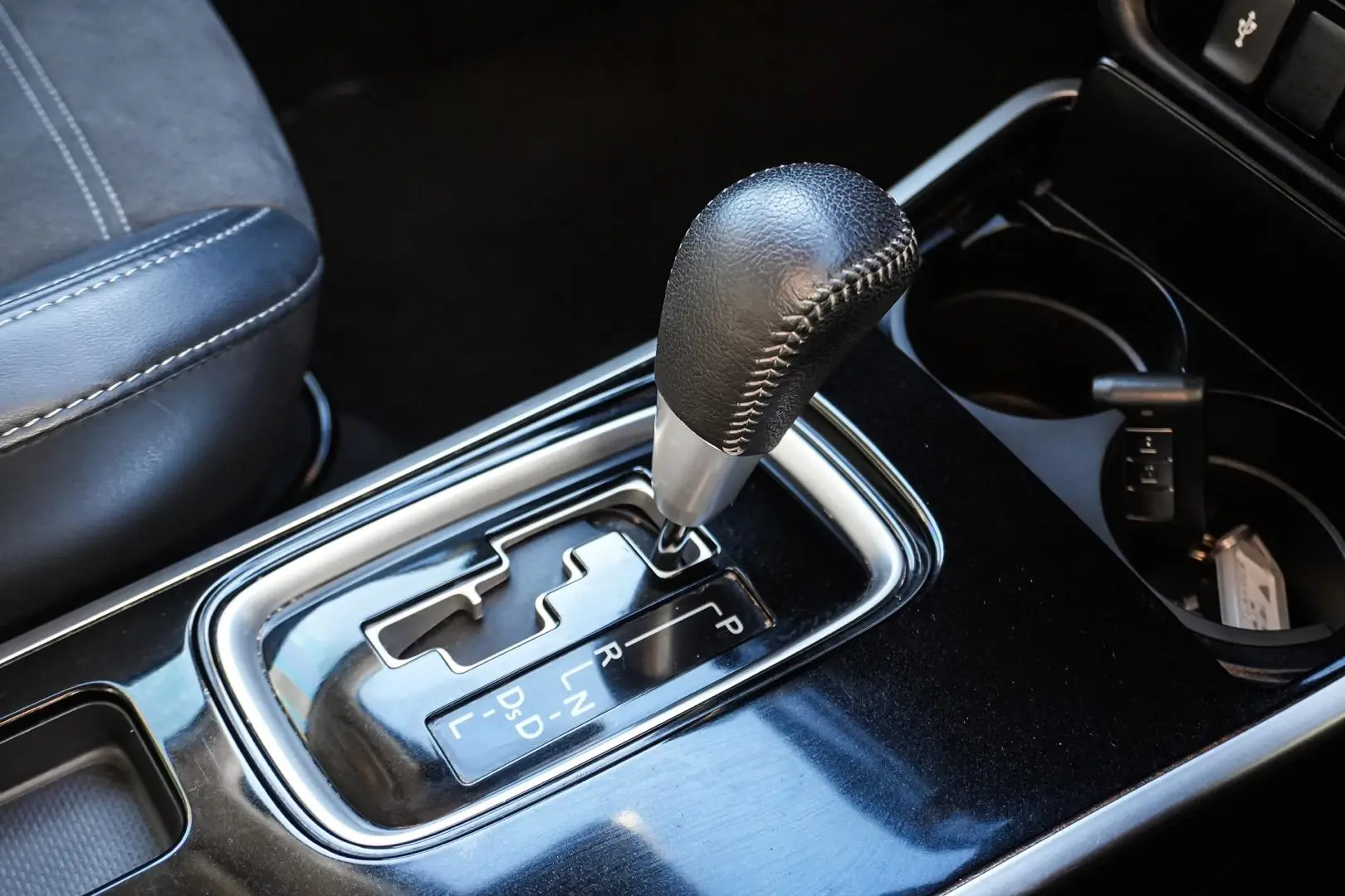 2019 Mitsubishi Outlander Gallery Image 18