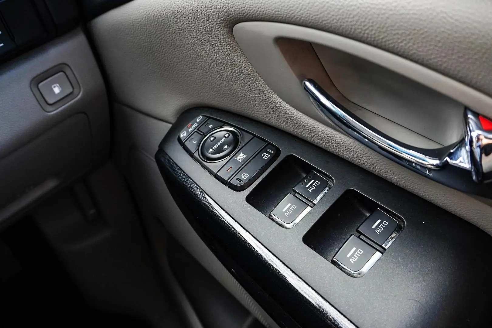 2018 Kia Carnival Gallery Image 25