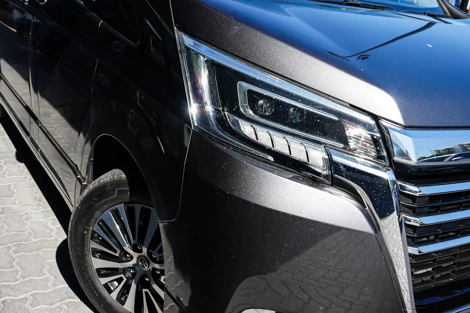 2019 Toyota Granvia Gallery Image 13