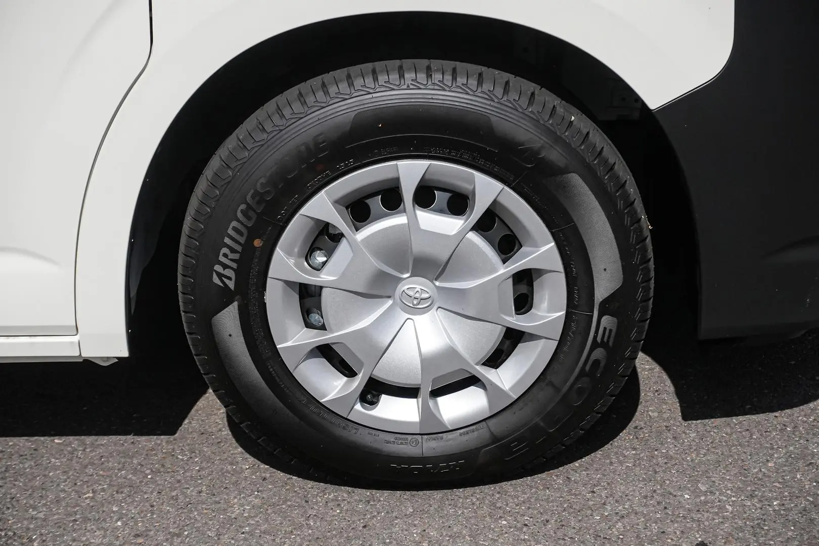 2025 Toyota Hiace Gallery Image 13