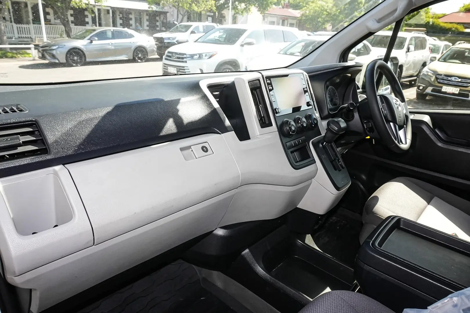 2022 Toyota Hiace Gallery Image 10