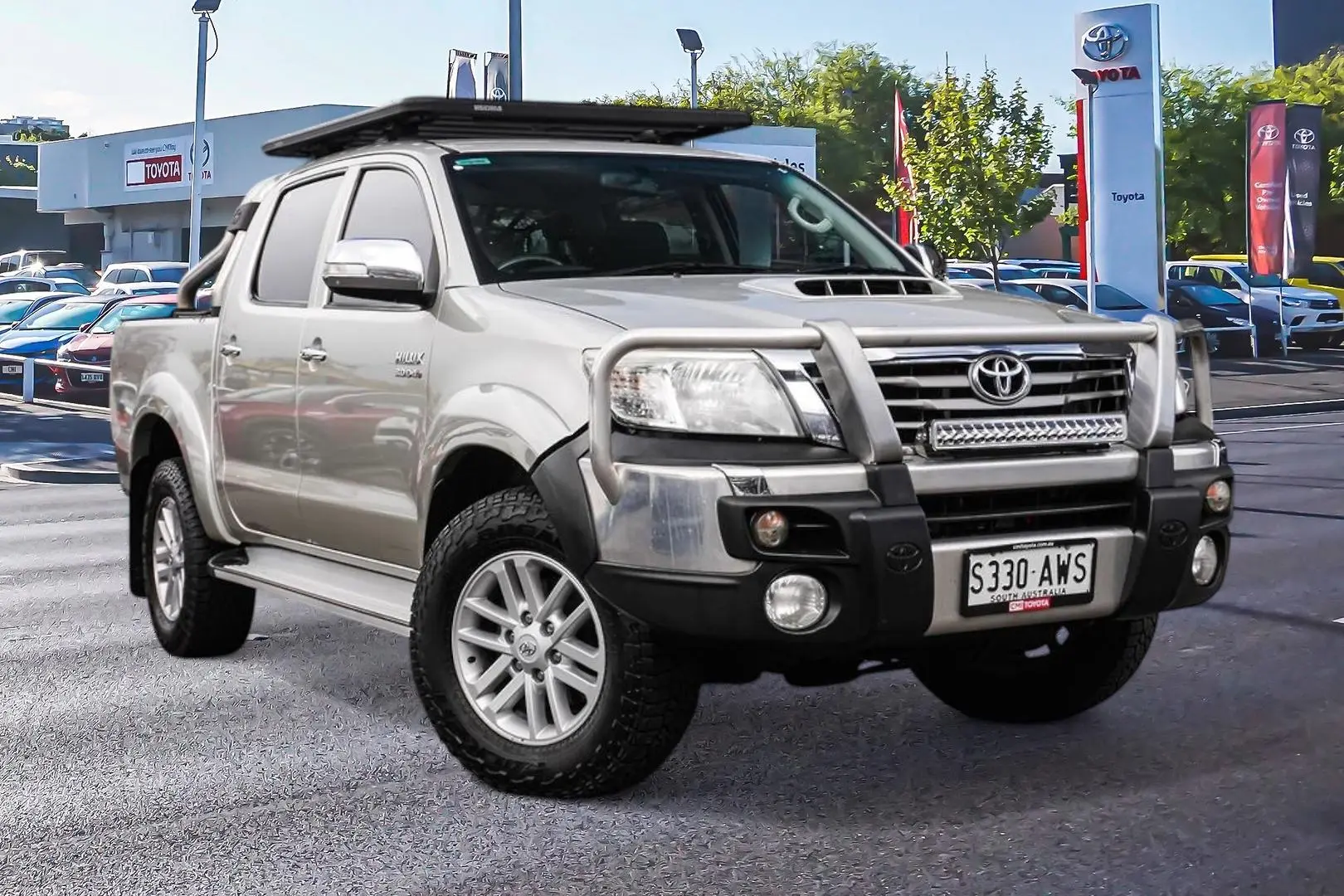 2013 Toyota Hilux Gallery Image 1