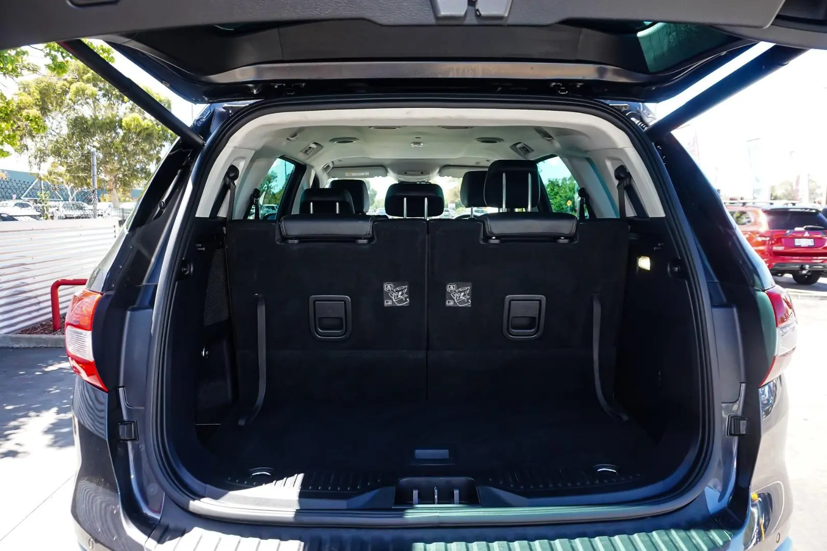 2019 Ford Everest Gallery Image 9