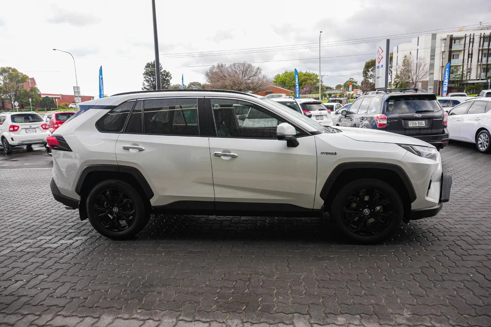 2023 Toyota RAV4 Gallery Image 4