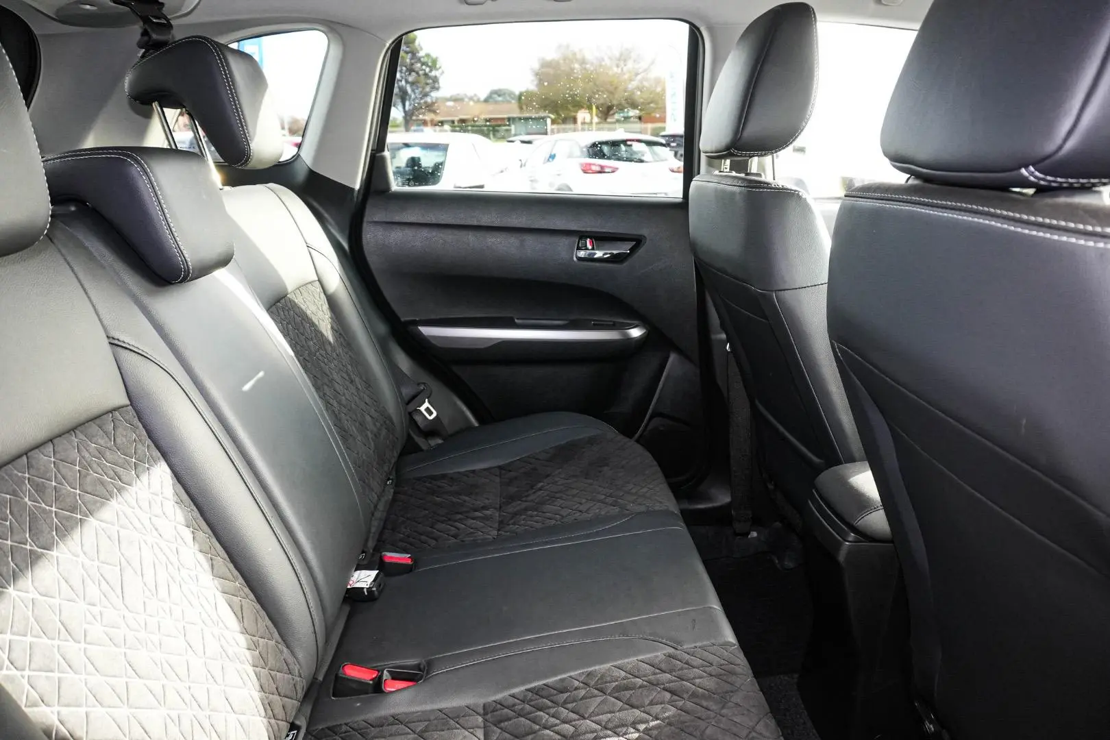 2023 Suzuki Vitara Gallery Image 9