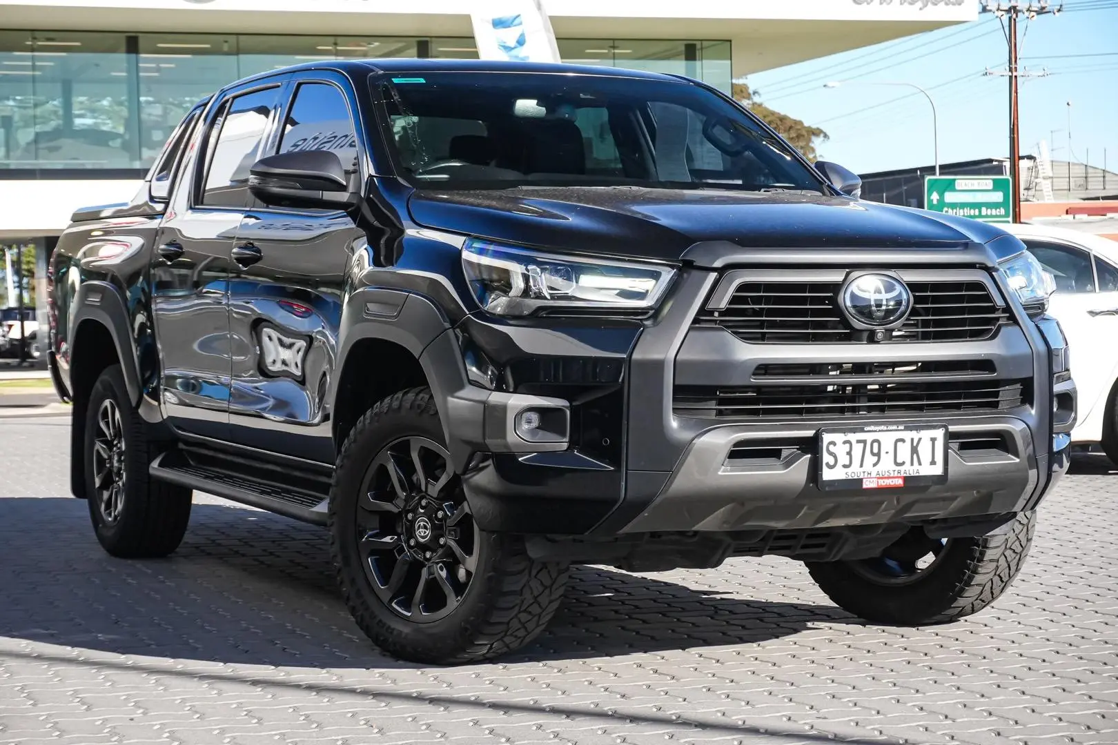 2022 Toyota Hilux Gallery Image 2