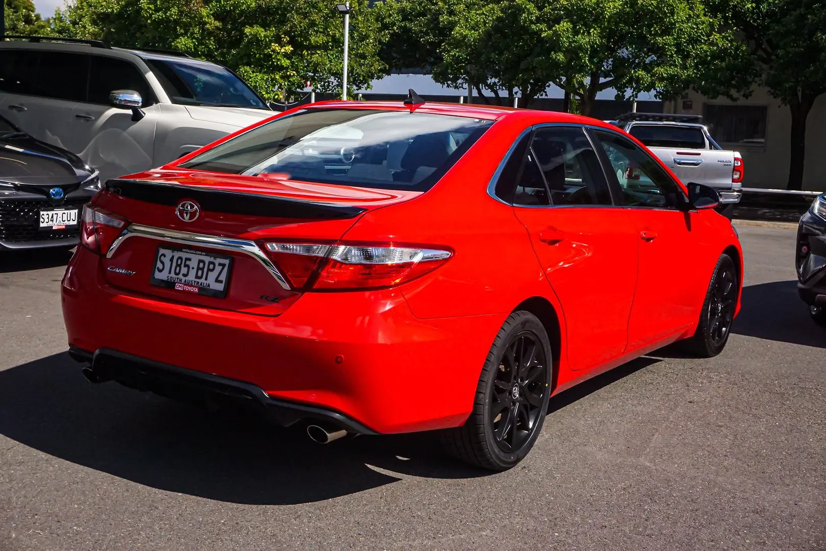 2017 Toyota Camry Gallery Image 2