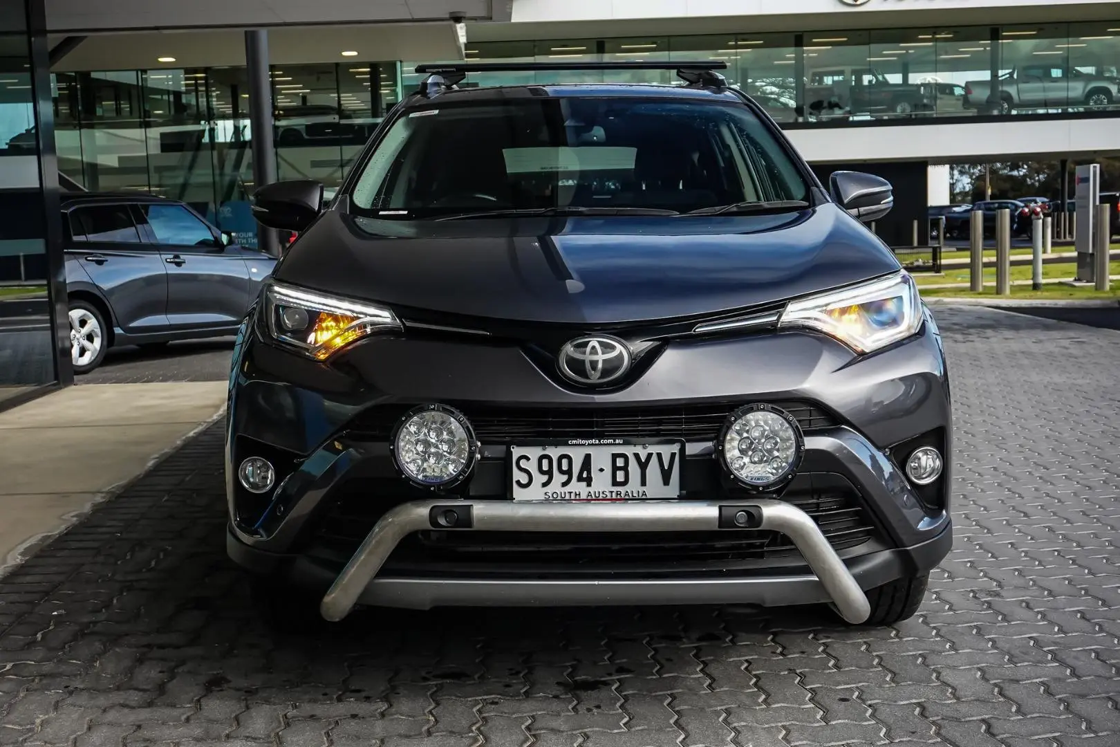 2018 Toyota RAV4 Gallery Image 5