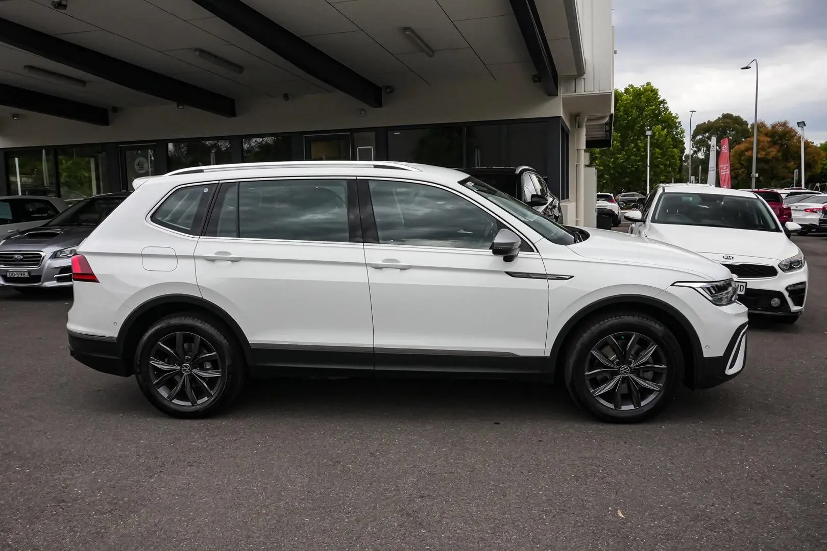 2022 Volkswagen Tiguan Gallery Image 4