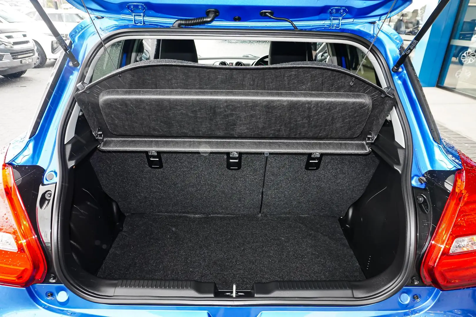 2019 Suzuki Swift Gallery Image 10