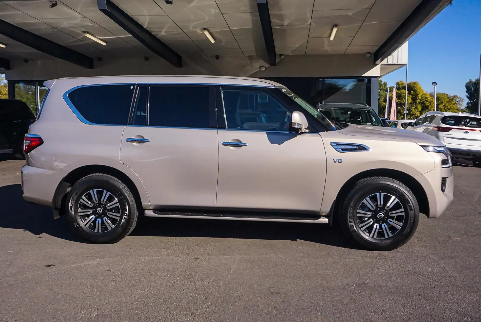 2023 Nissan Patrol Gallery Image 4