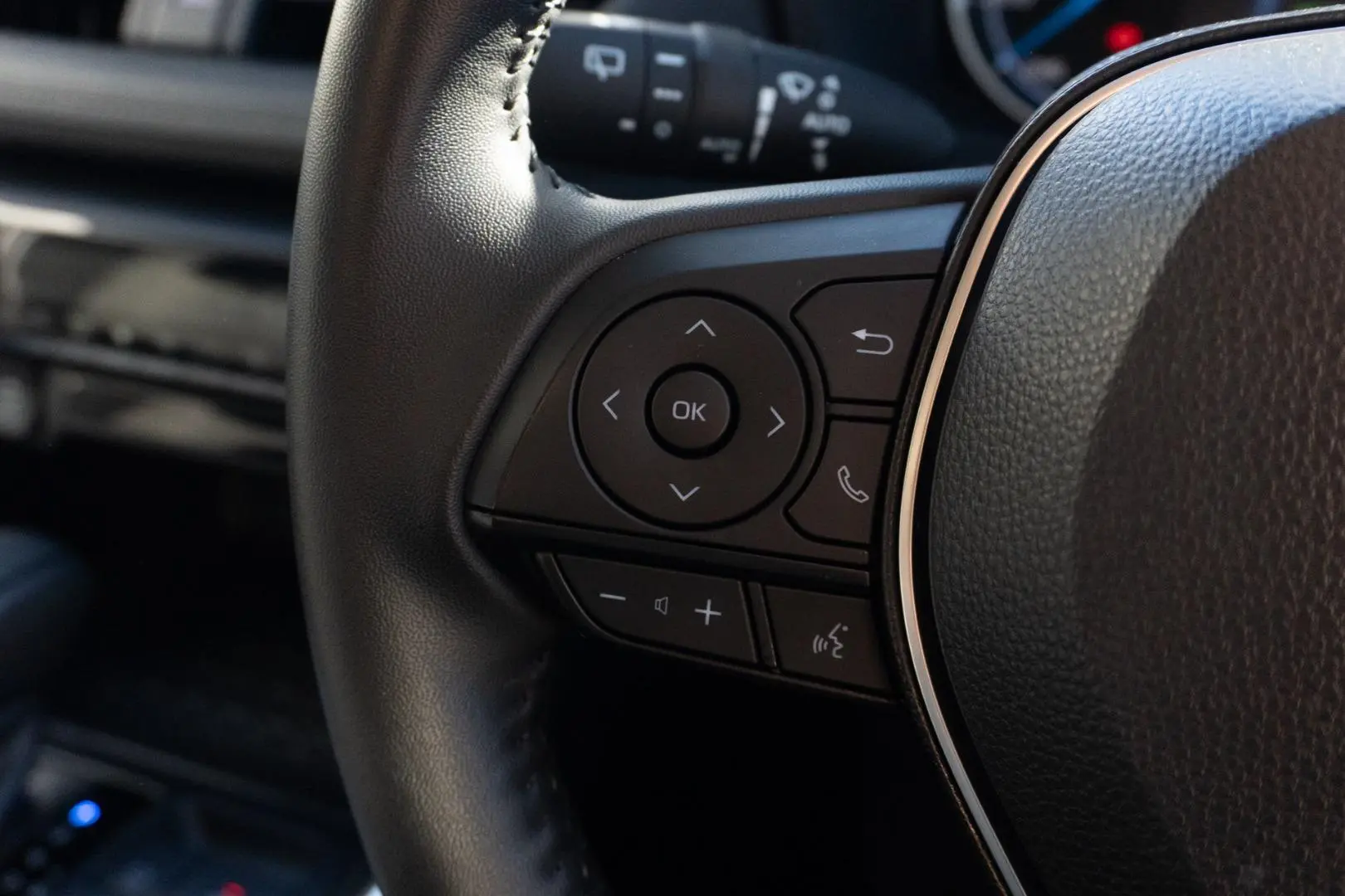 2025 Toyota RAV4 Gallery Image 19