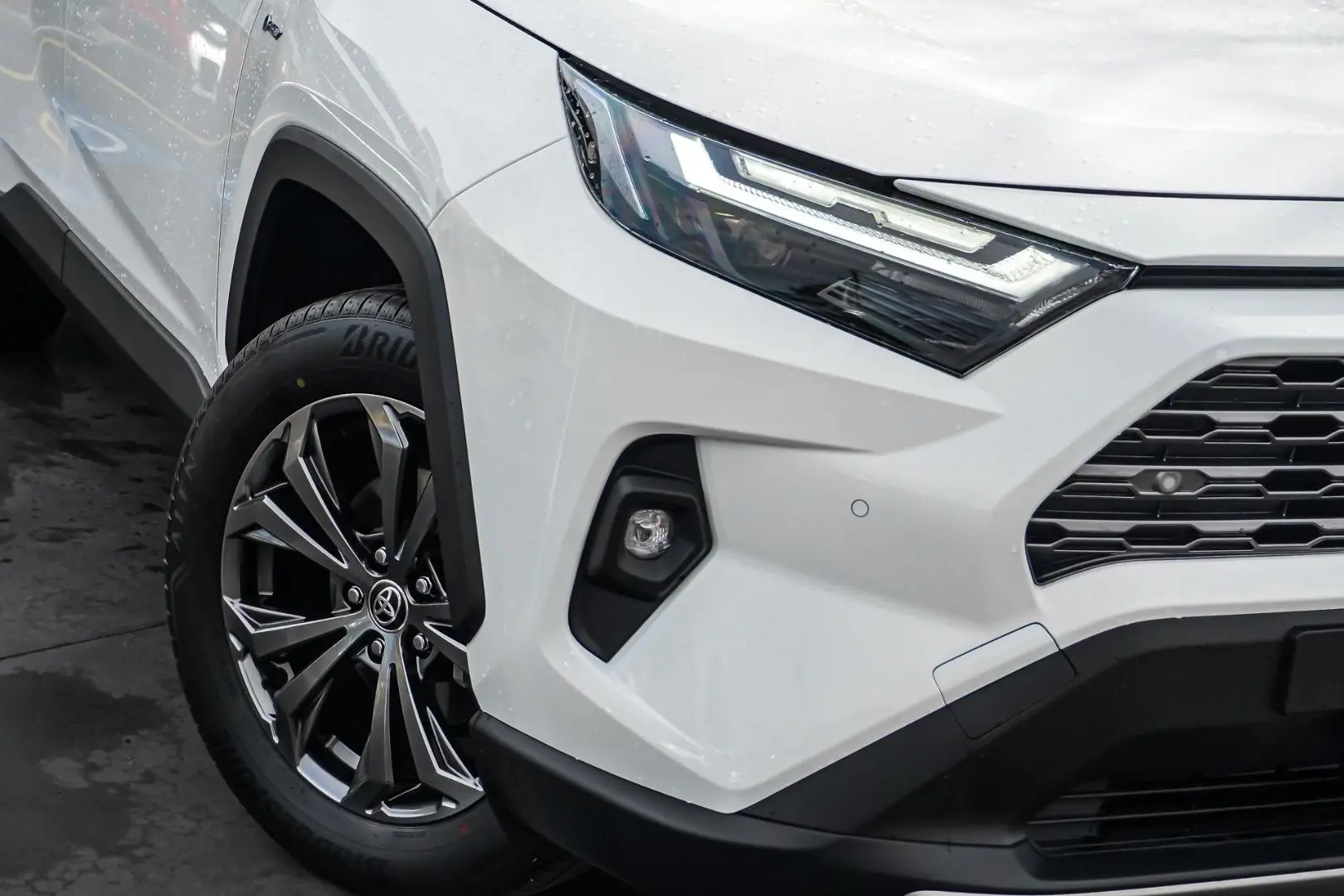 2025 Toyota RAV4 Gallery Image 12