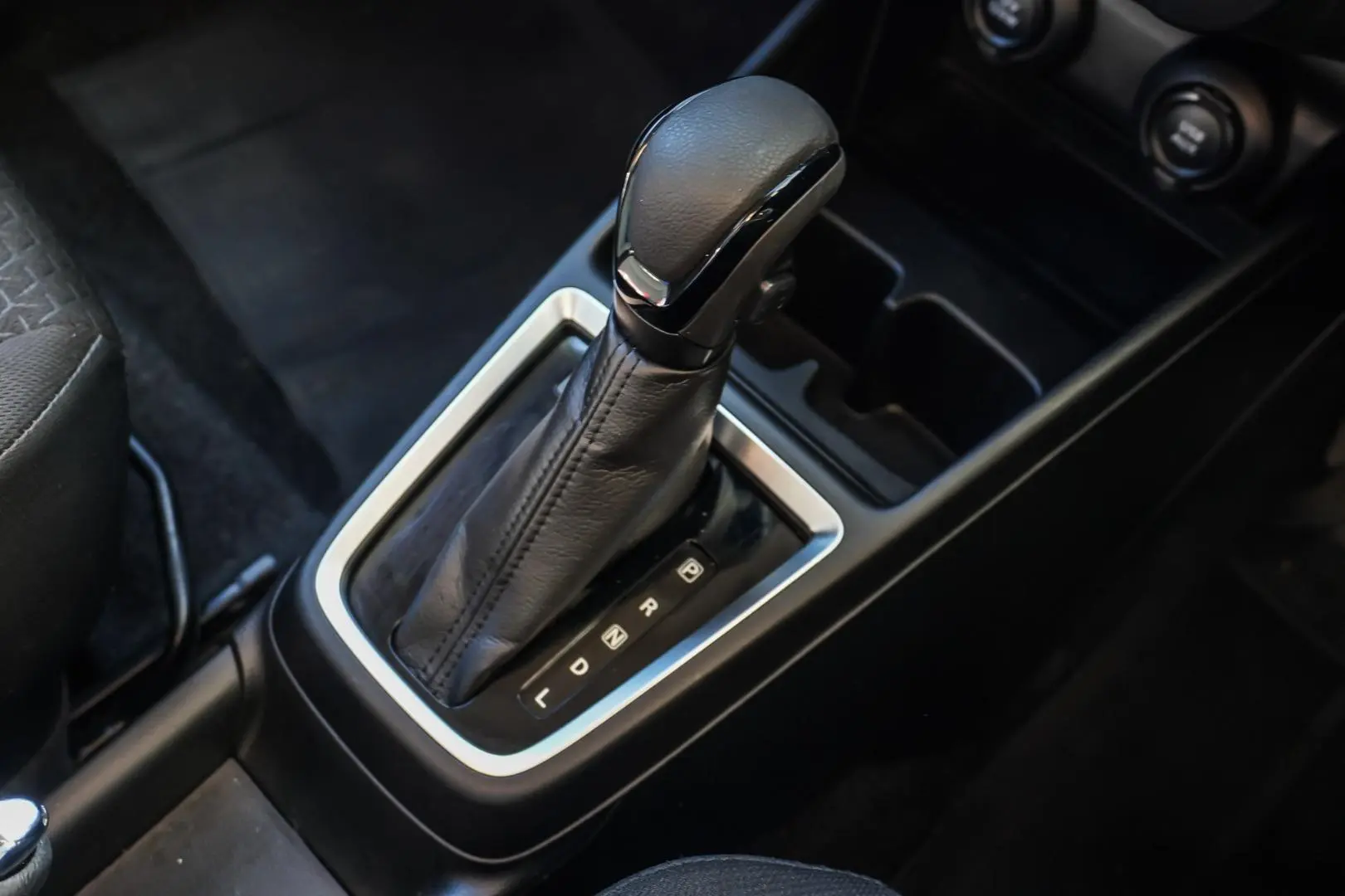 2020 Suzuki Swift Gallery Image 19