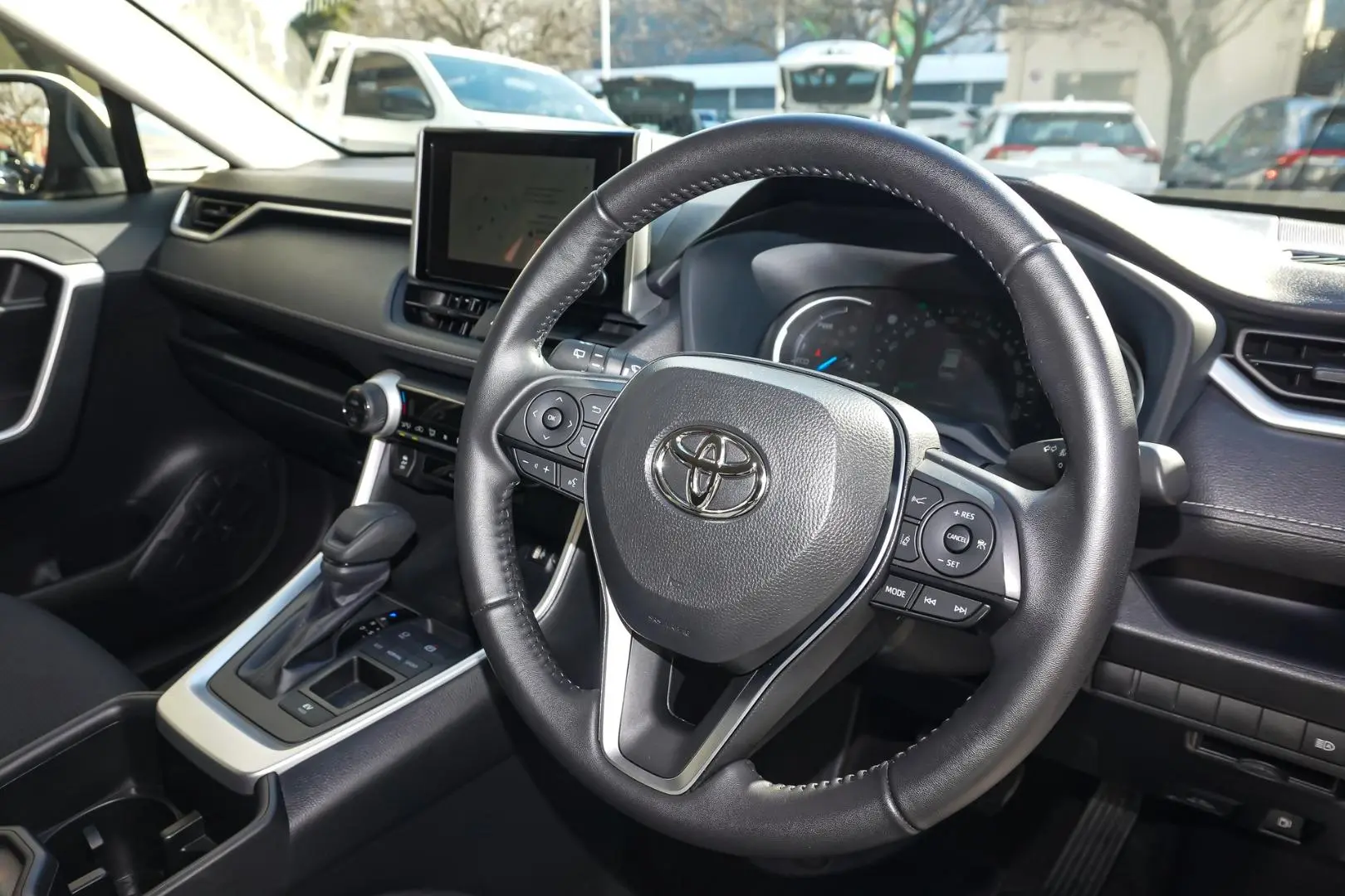 2025 Toyota RAV4 Gallery Image 7