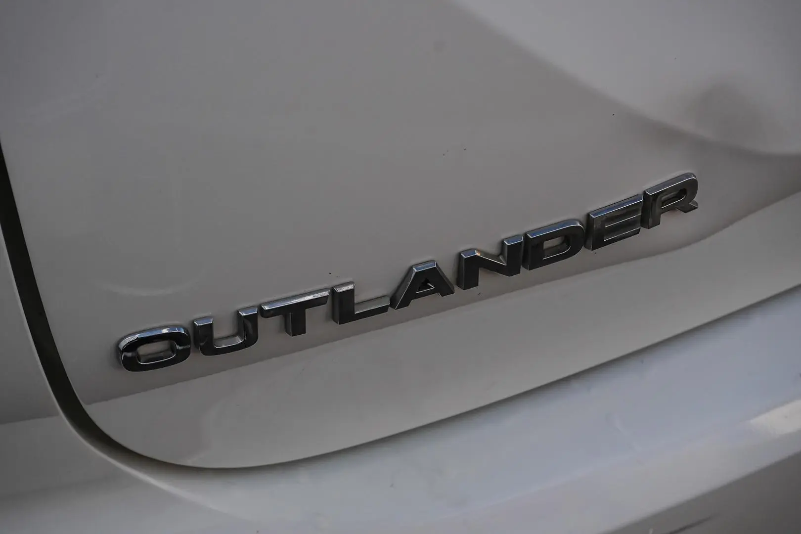 2022 Mitsubishi Outlander Gallery Image 9