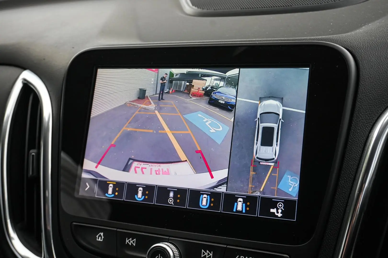 2019 Holden Equinox Gallery Image 22