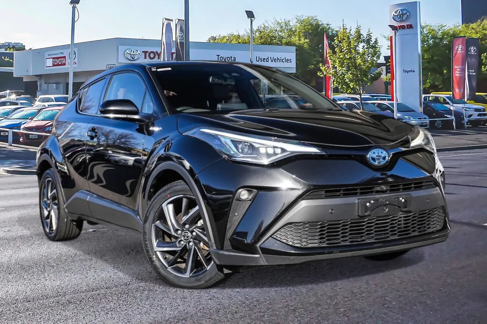 2023 Toyota C-HR Gallery Image 1